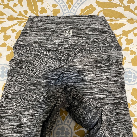 Crop Shop Boutique Marl Scrunch Legging in Charcoal Marl (XS) - Picture 2 of 2